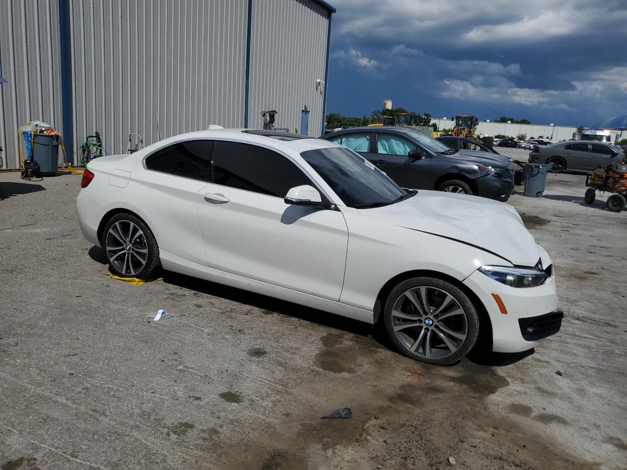 2019 BMW 230I - Фото 4
