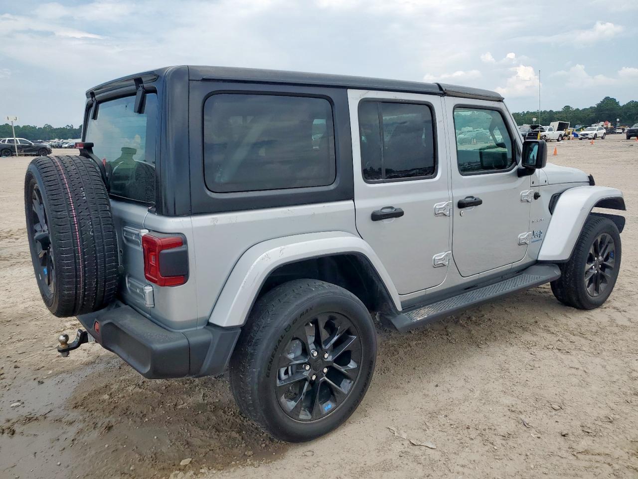 2023 Jeep Wrangler Sahara 4Xe - Image 3