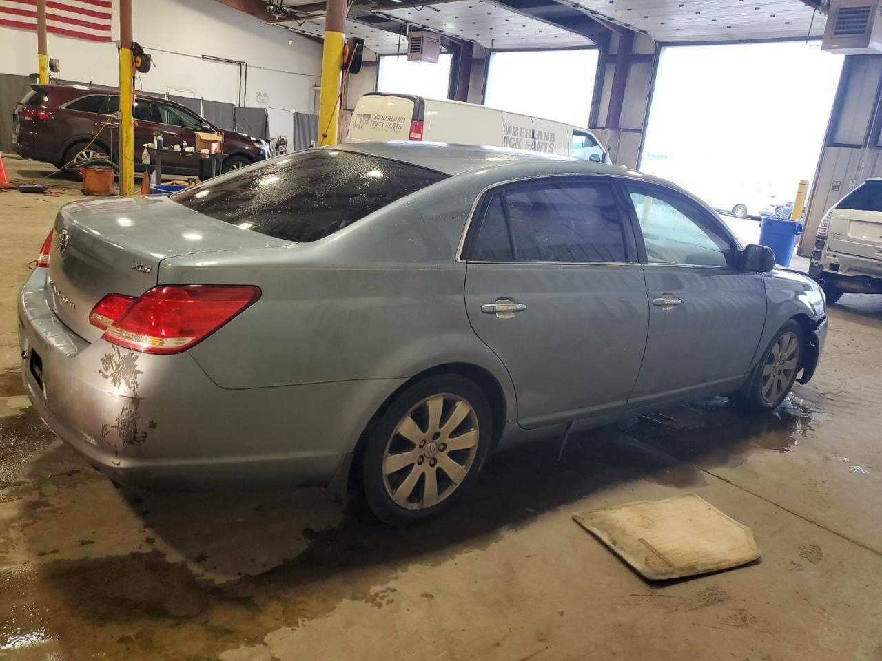 2007 Toyota Avalon Xl - Image 3