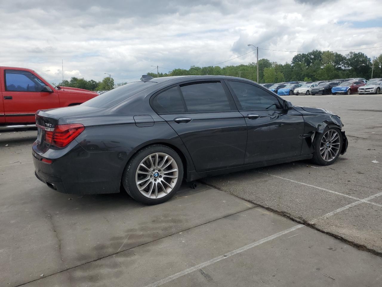 2015 BMW 750 Xi - Image 3