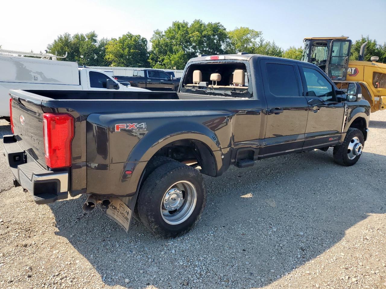 2024 Ford F350 Super Duty - Фото 3