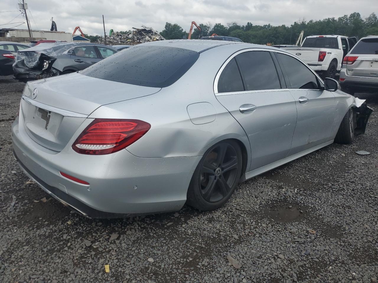 2017 Mercedes-Benz E 300 4Matic - Фото 3