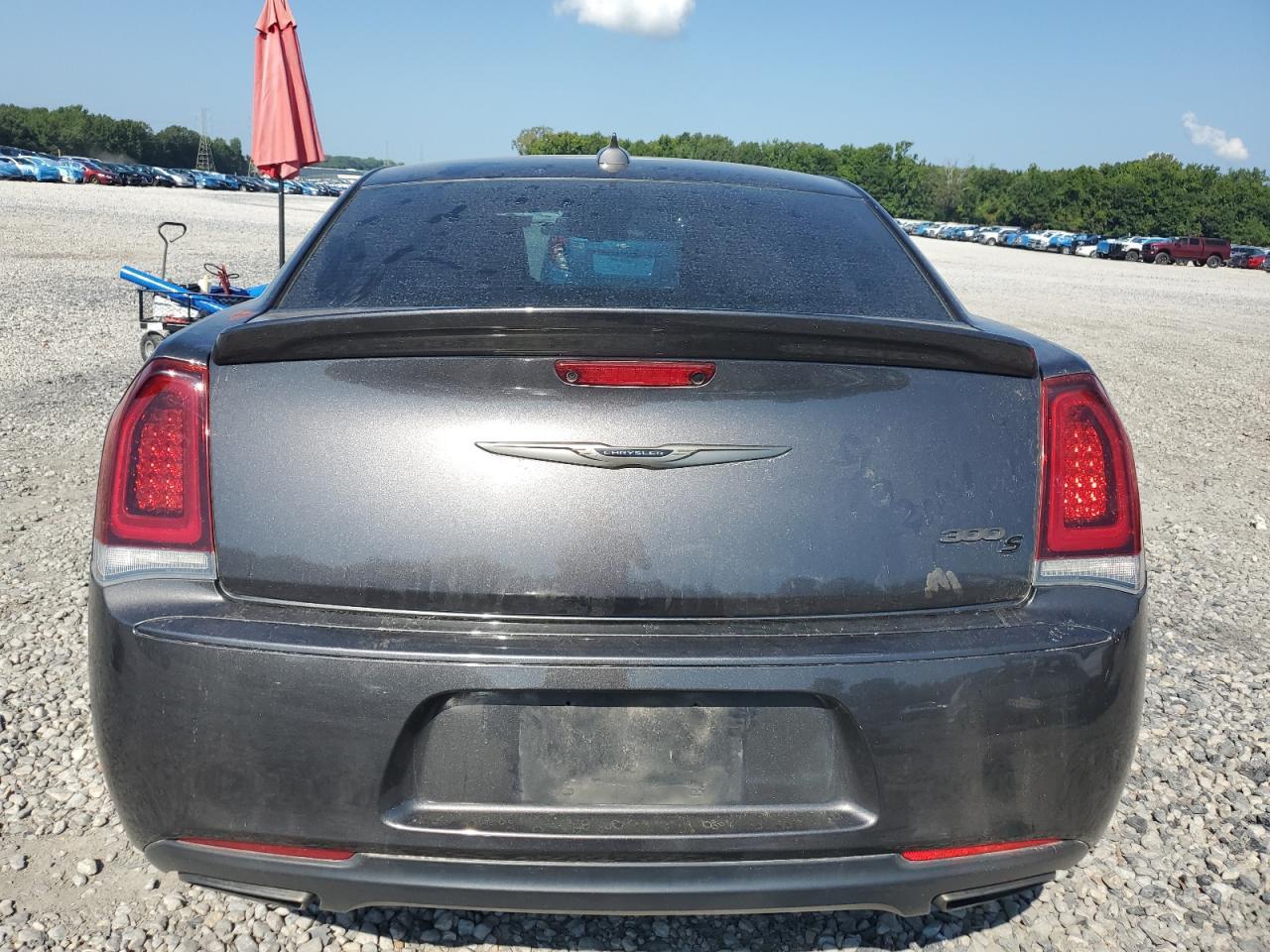 2017 Chrysler 300 S - Image 6