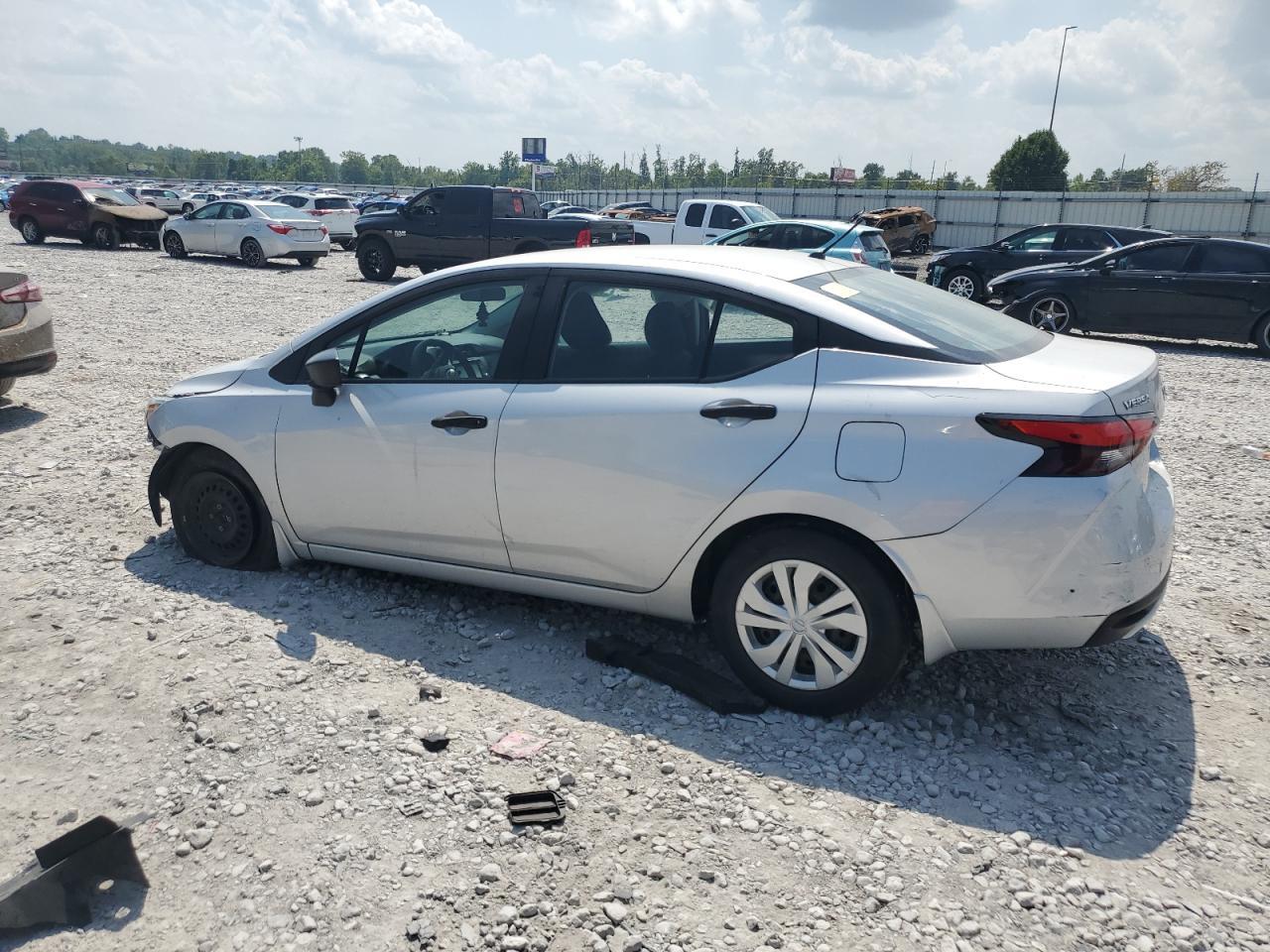 2021 Nissan Versa S - Фото 2