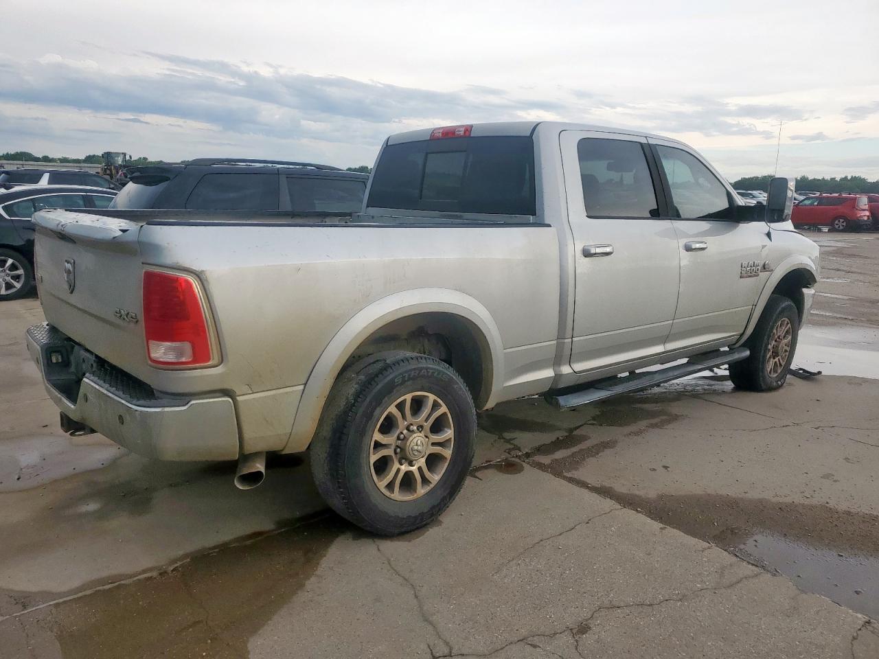 2015 Ram 2500 Laramie - Фото 3