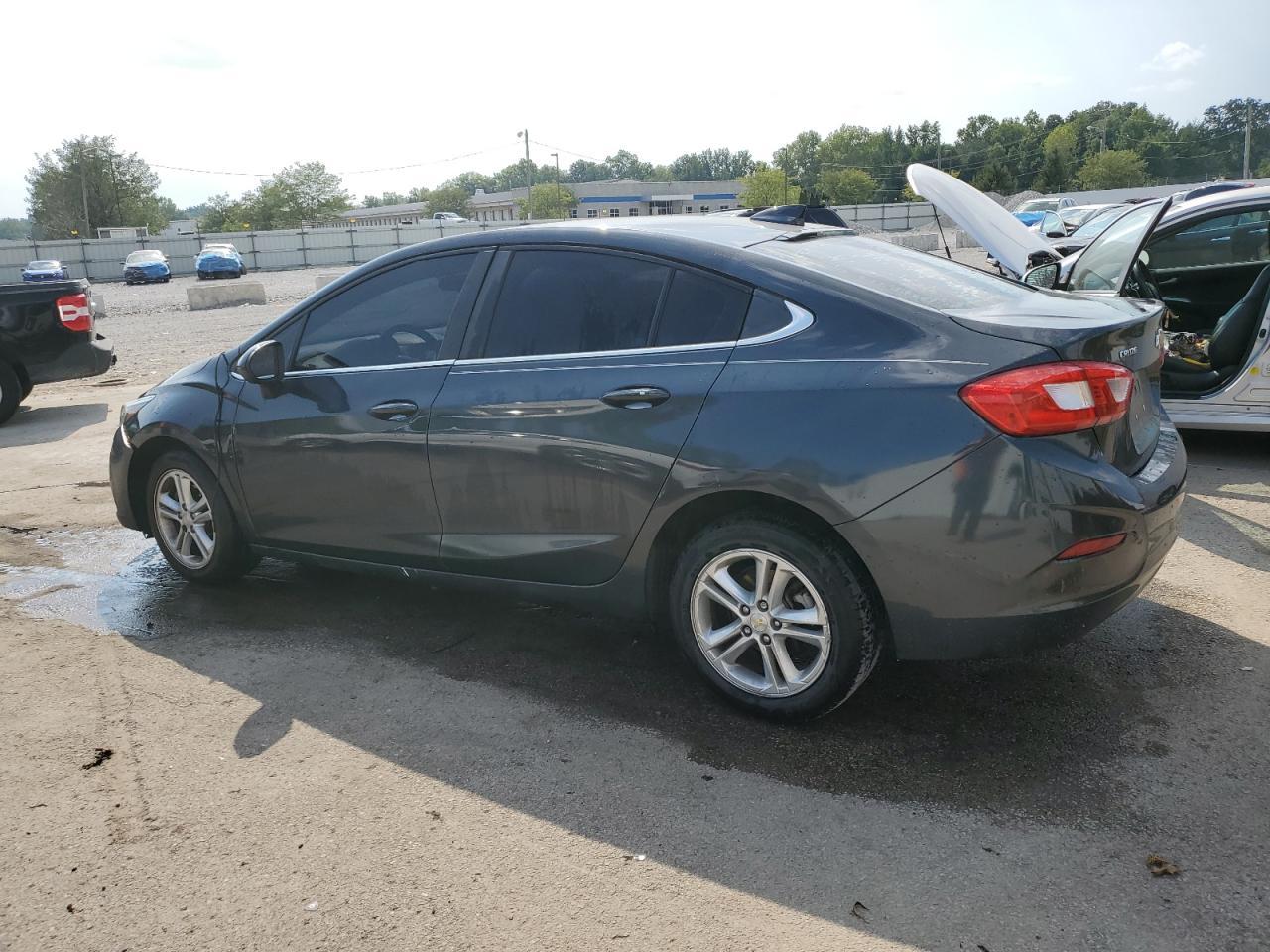 2017 Chevrolet Cruze Lt - Фото 2