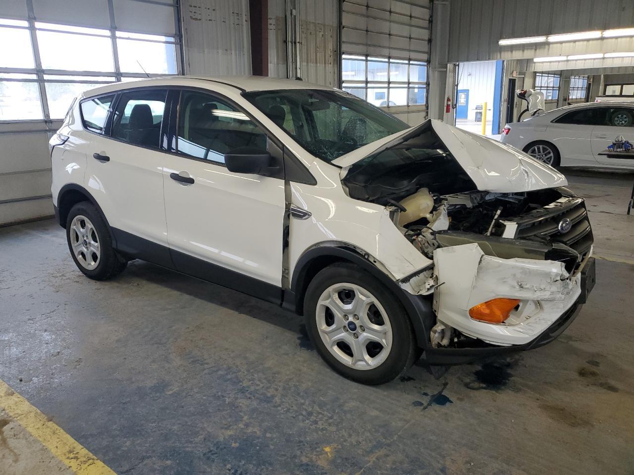 2018 Ford Escape S - Фото 4