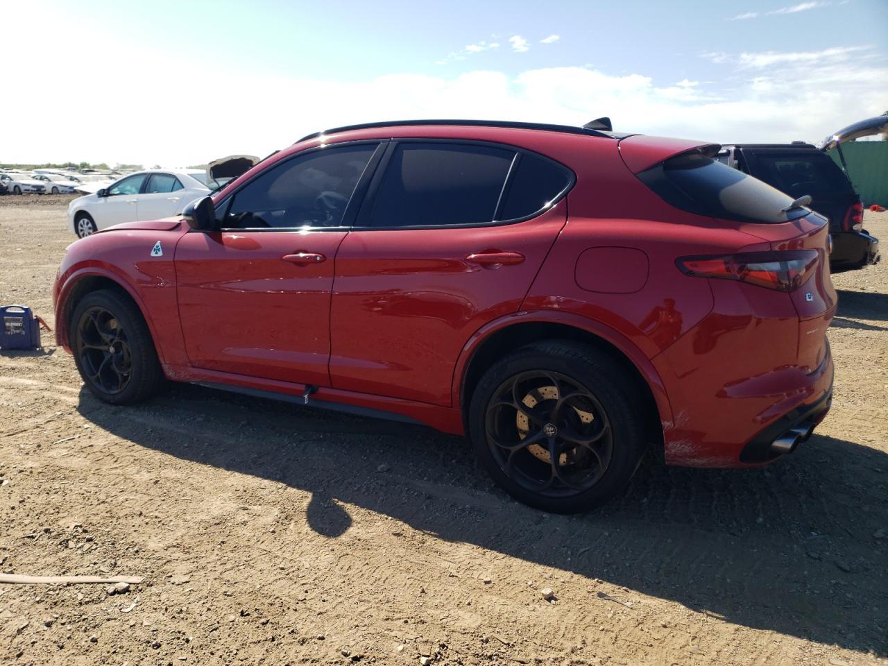 2022 Alfa Romeo Stelvio Quadrifoglio - Фото 2