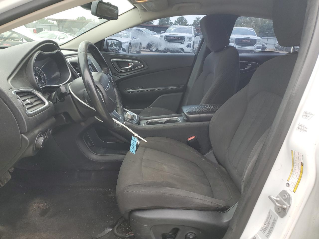 2015 Chrysler 200 Limited - Image 7