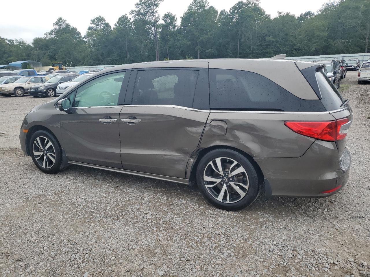 2020 Honda Odyssey Elite - Фото 2