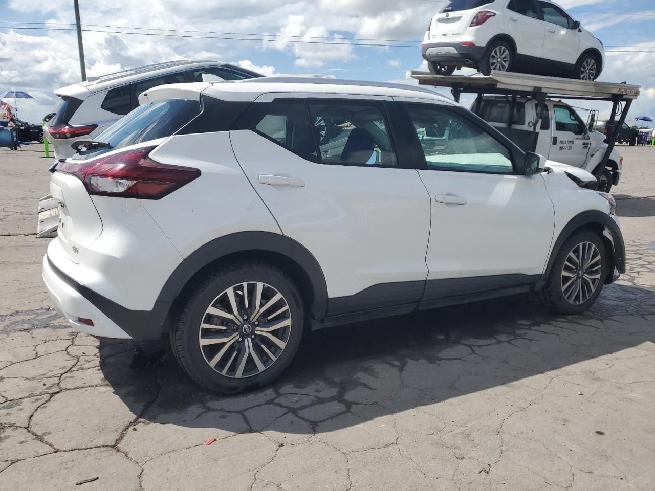 2021 Nissan Kicks Sv - Image 3