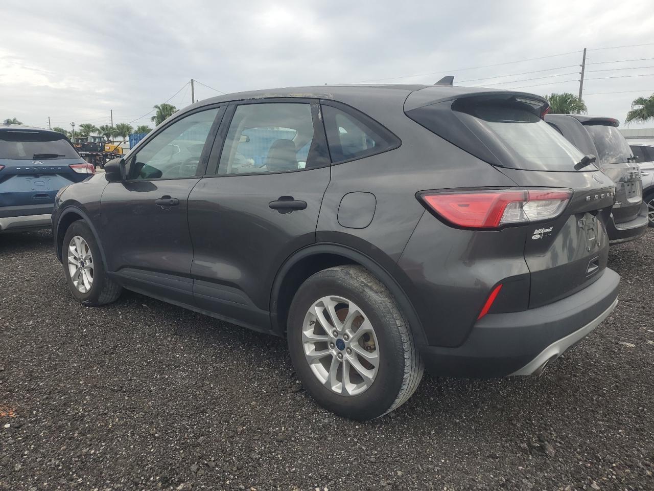 2020 Ford Escape S - Фото 2