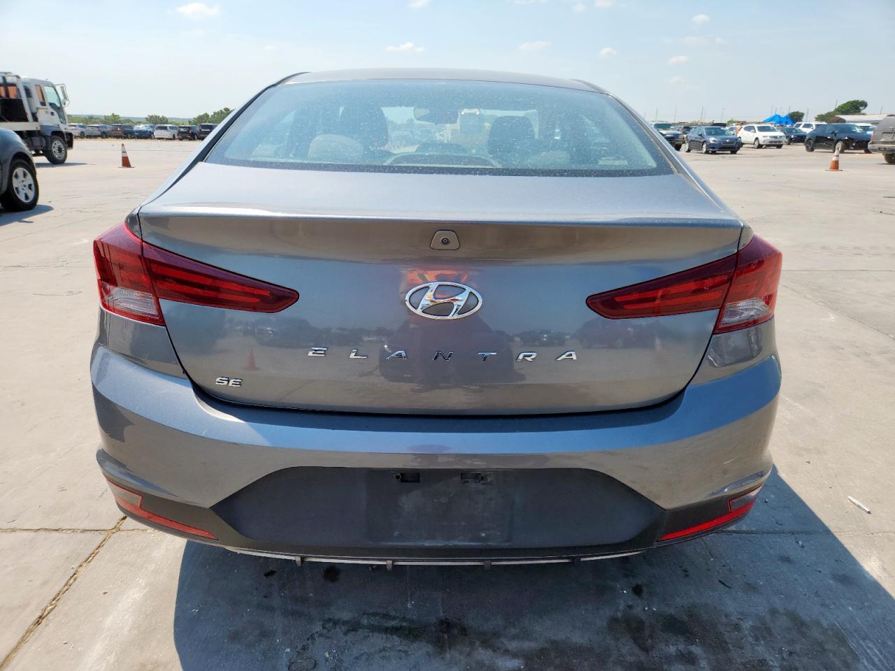 2019 Hyundai Elantra Se - Image 6