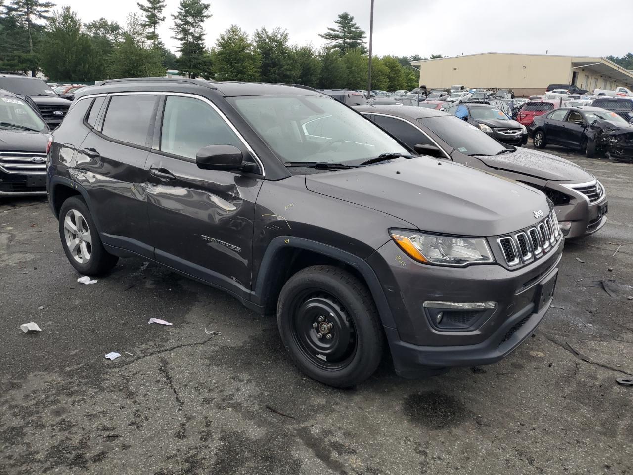 2019 Jeep Compass Latitude - Image 4