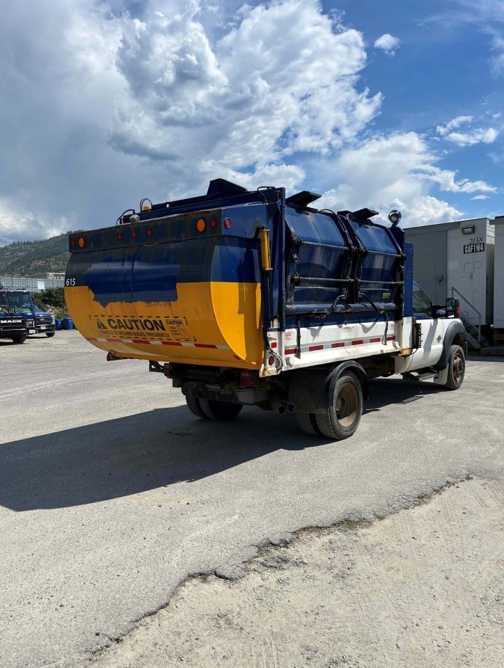 2011 Ford F550 Super Duty - Image 3