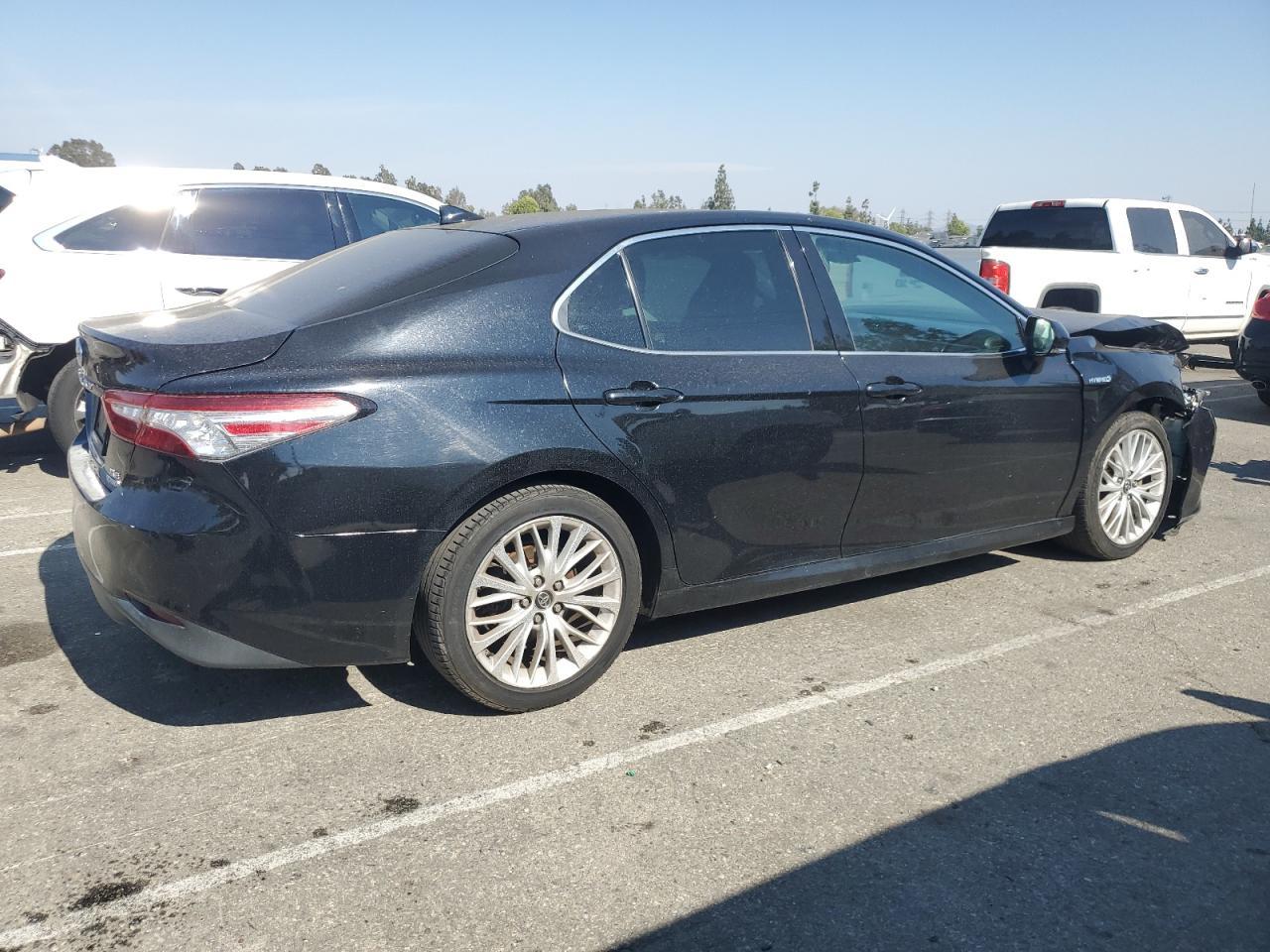 2018 Toyota Camry Hybrid - Фото 3
