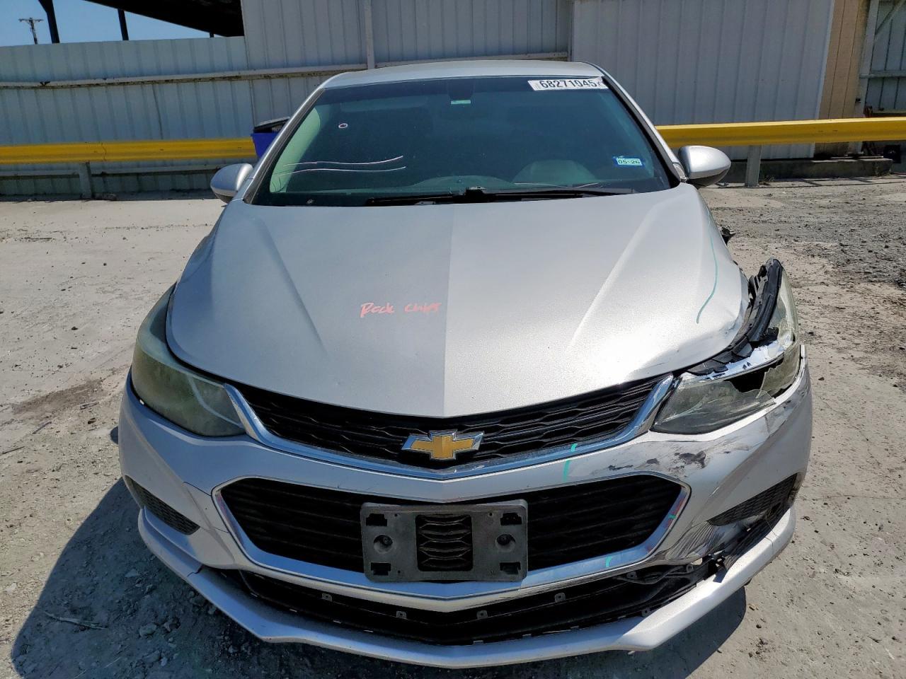 2017 Chevrolet Cruze Lt - Image 5
