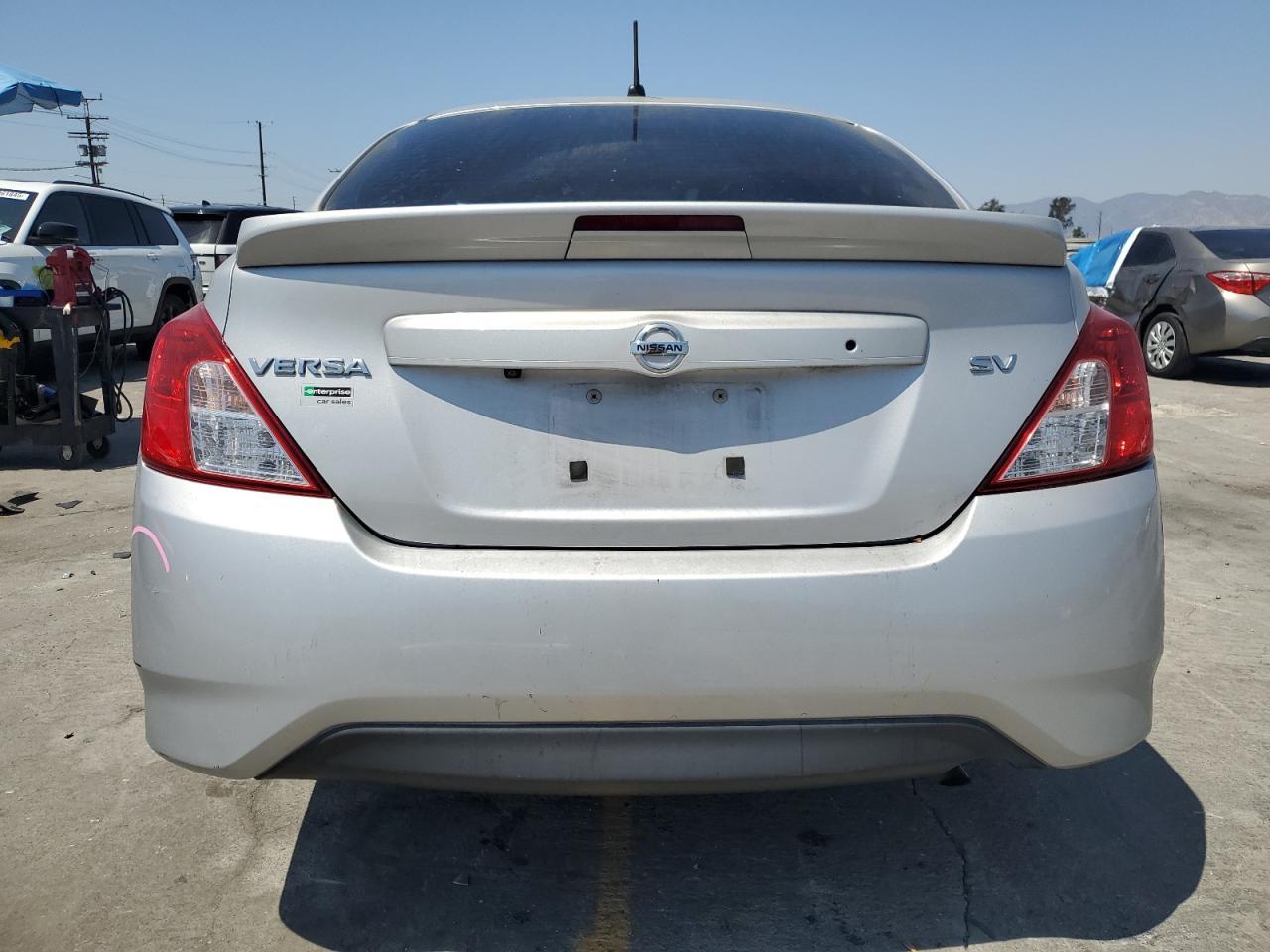 2019 Nissan Versa S - Фото 6