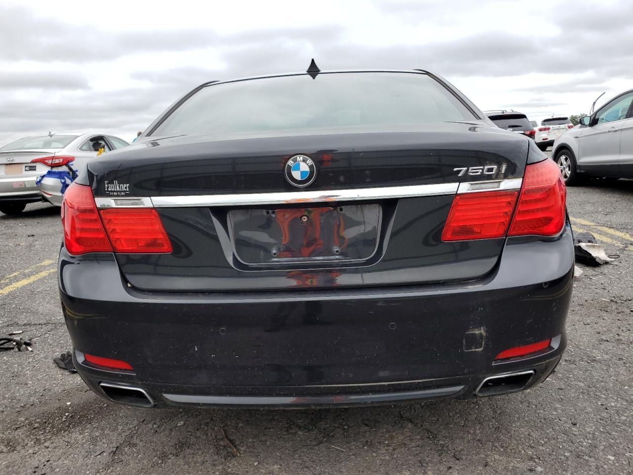 2011 BMW 750 Xi - Image 6