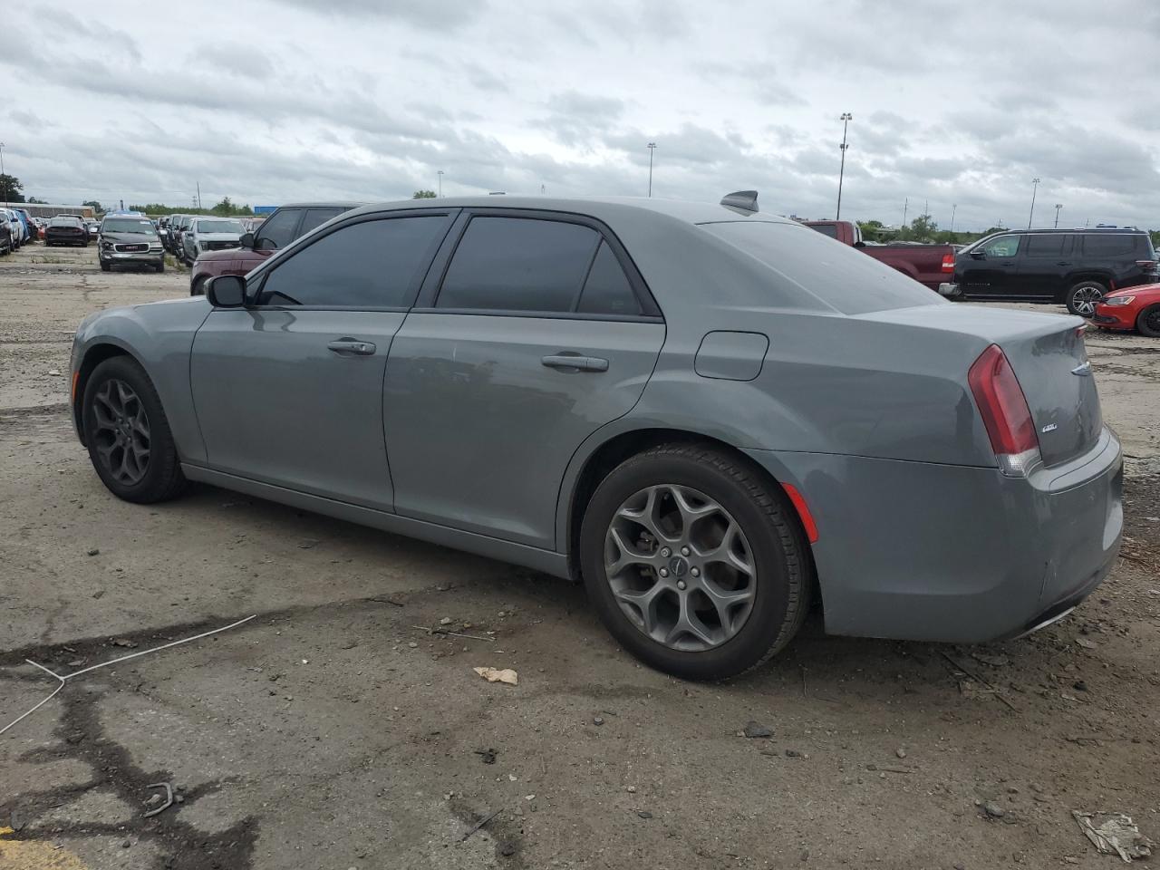 2017 Chrysler 300 S - Фото 2