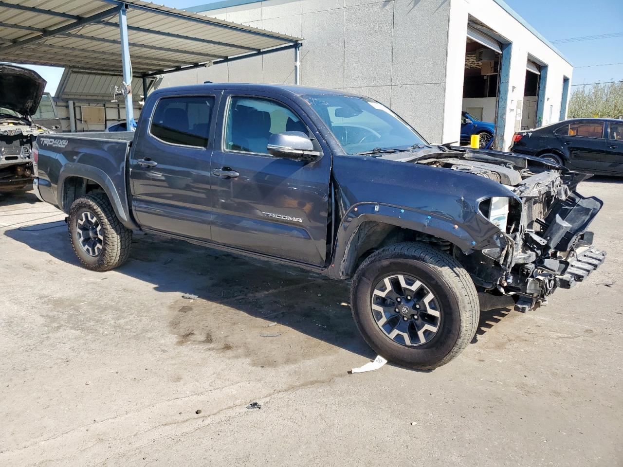 2022 Toyota Tacoma Double Cab - Image 4