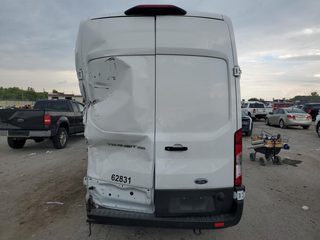 2025 Ford Transit T-250 - Фото 6