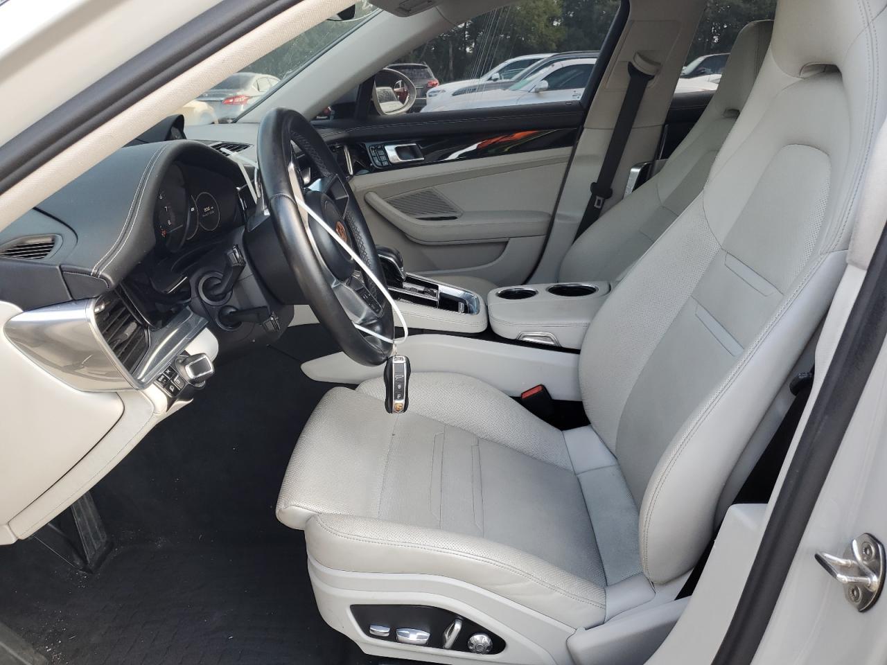 2020 Porsche Panamera Base - Image 7