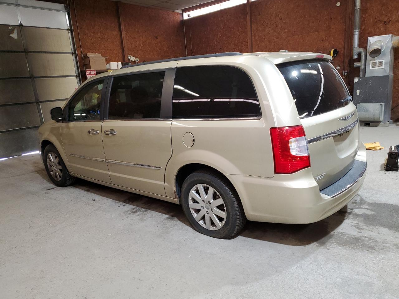 2011 Chrysler Town & Country Touring L - Image 2