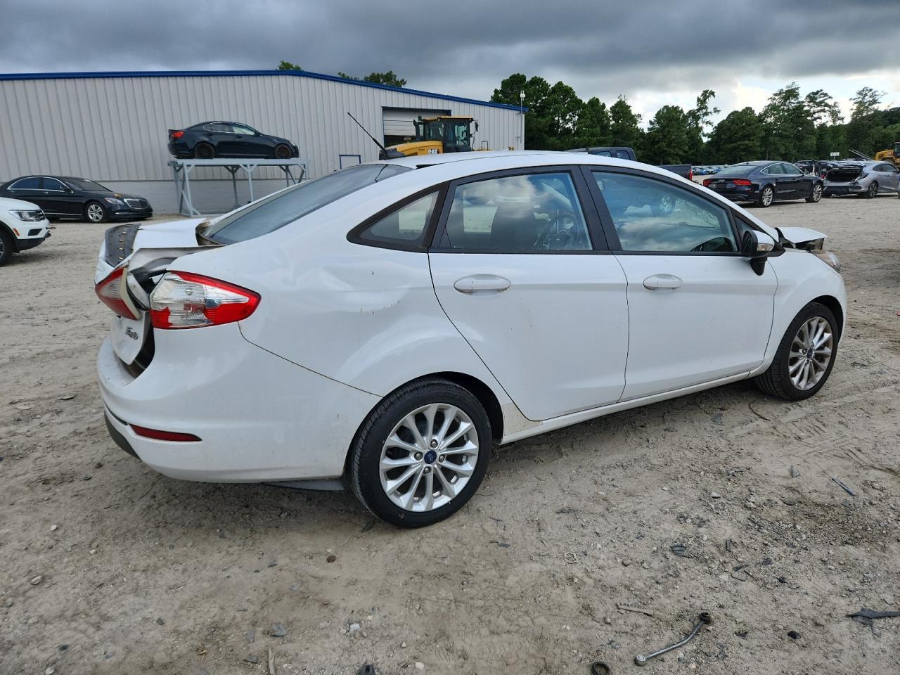 2014 Ford Fiesta Se - Фото 3