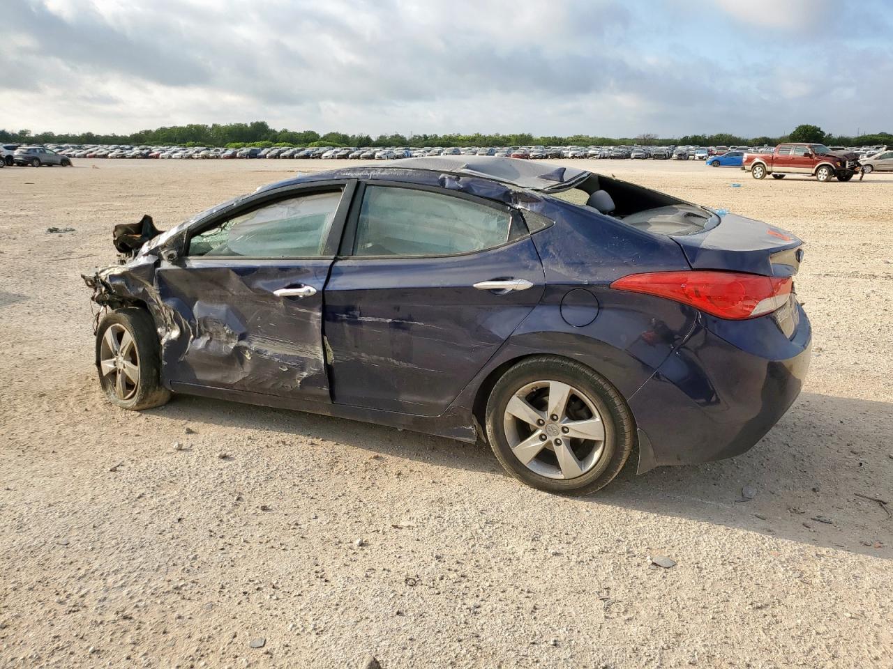 2013 Hyundai Elantra Gls - Image 2
