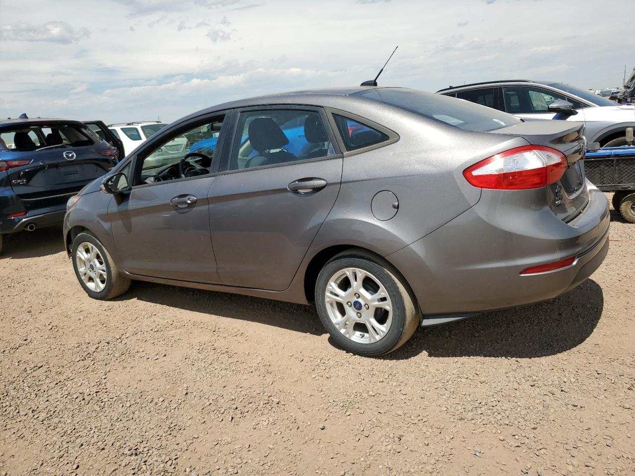 2014 Ford Fiesta Se - Фото 2