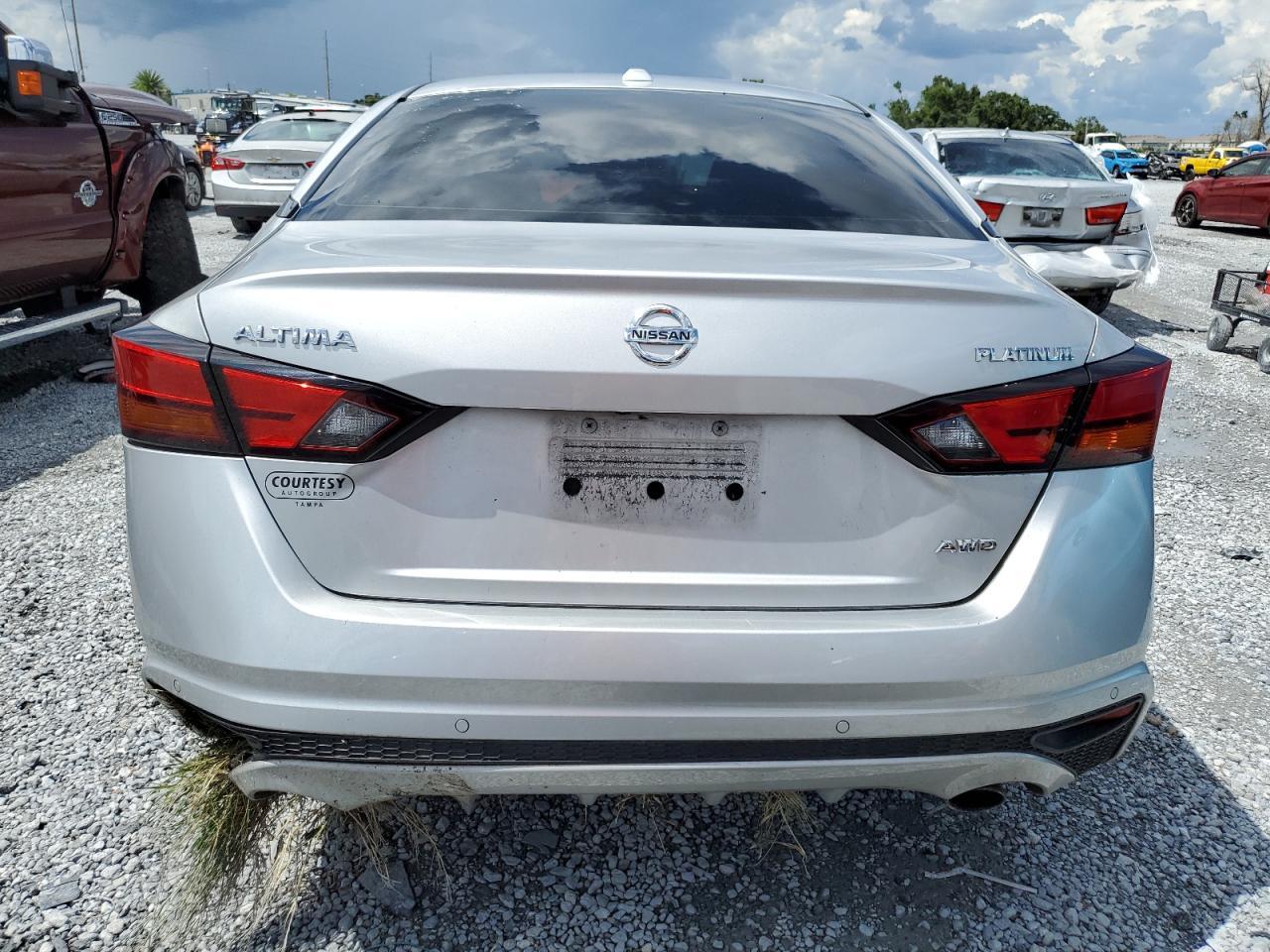 2020 Nissan Altima Platinum - Image 6