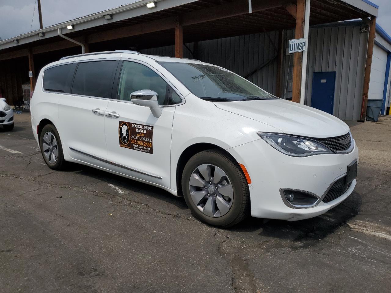 2020 Chrysler Pacifica Hybrid Limited - Image 4