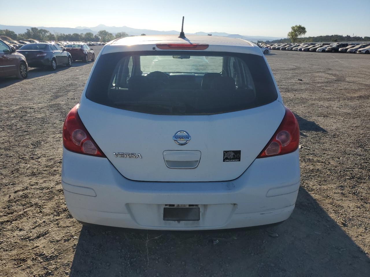2010 Nissan Versa S - Фото 6