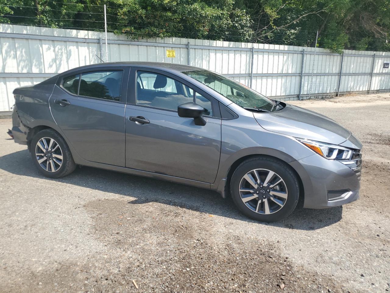 2023 Nissan Versa S - Image 4