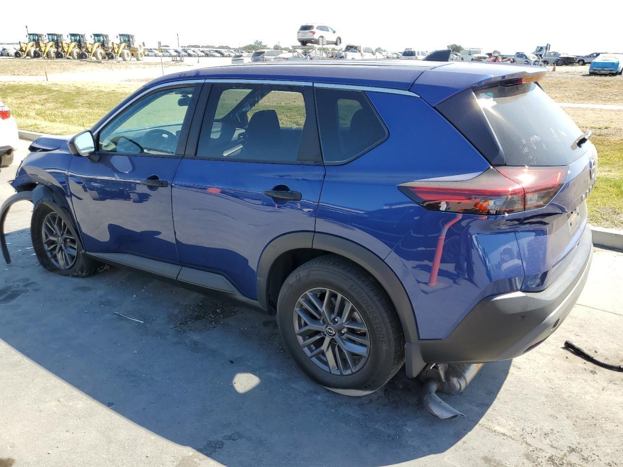 2022 Nissan Rogue S - Фото 2