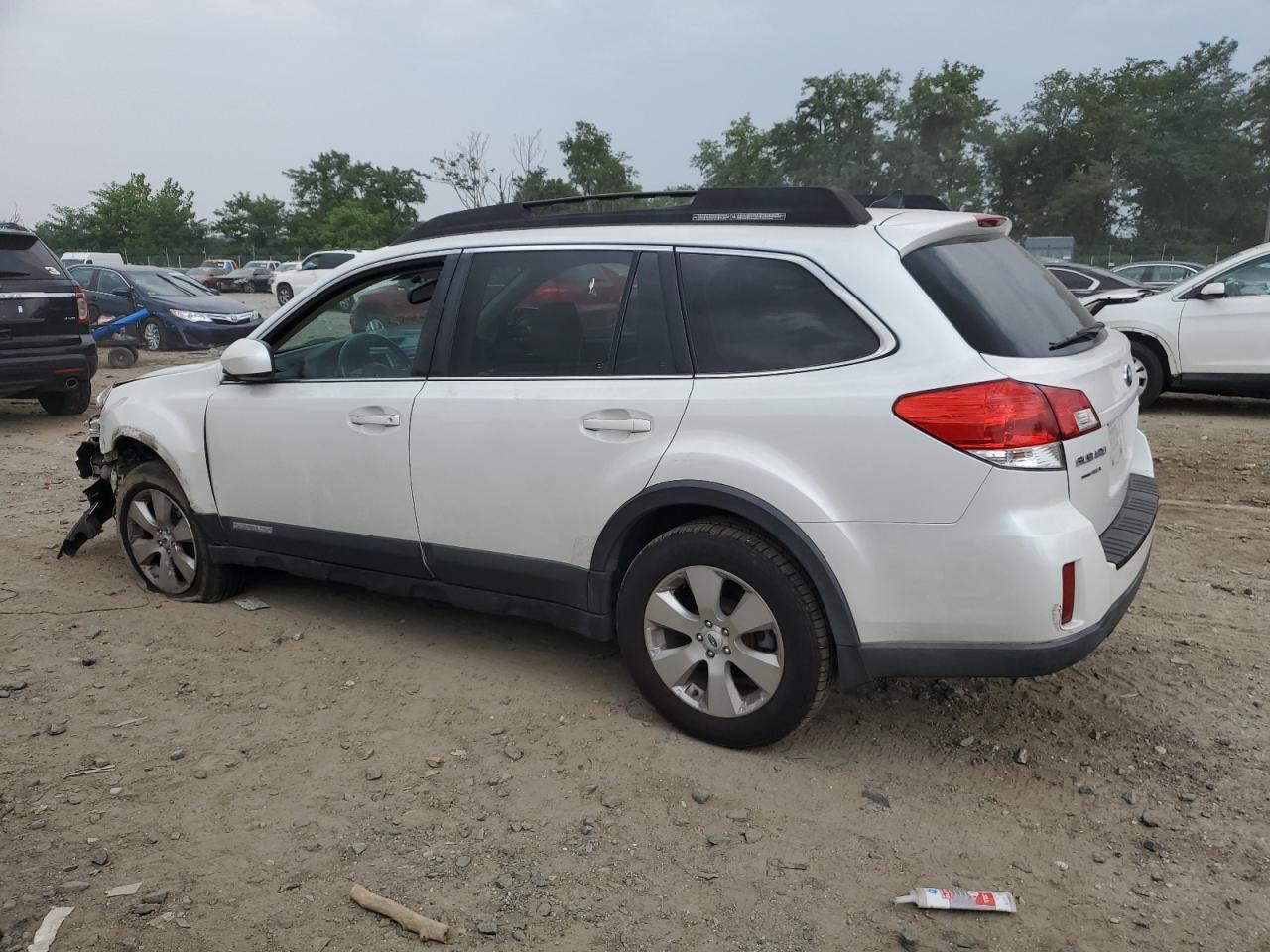 2011 Subaru Outback 3.6R Limited - Image 2