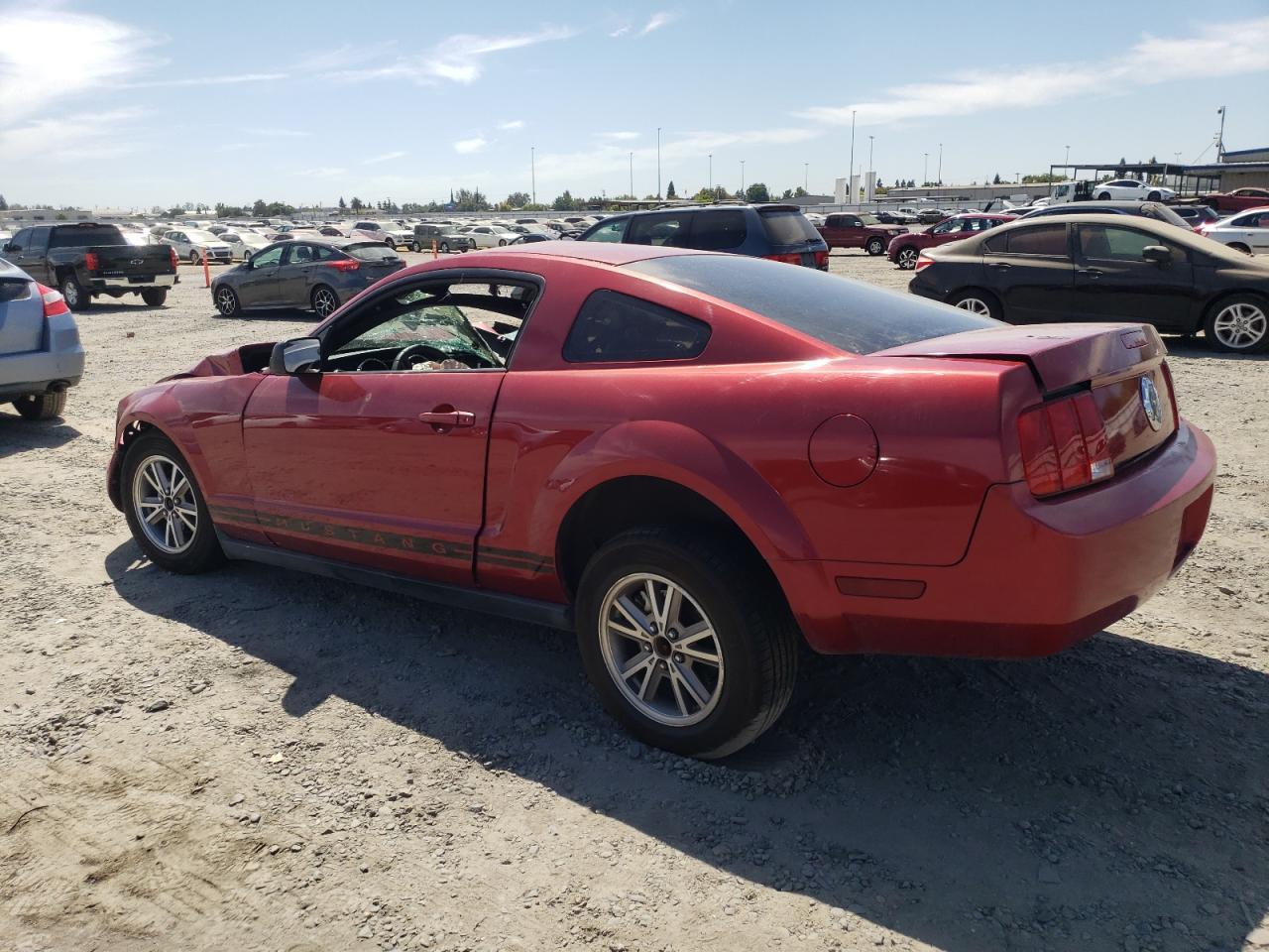 2005 Ford Mustang - Фото 2