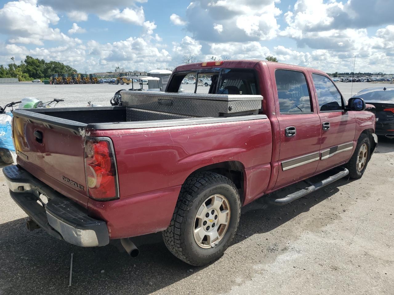 2005 Chevrolet Silverado C1500 - Image 3