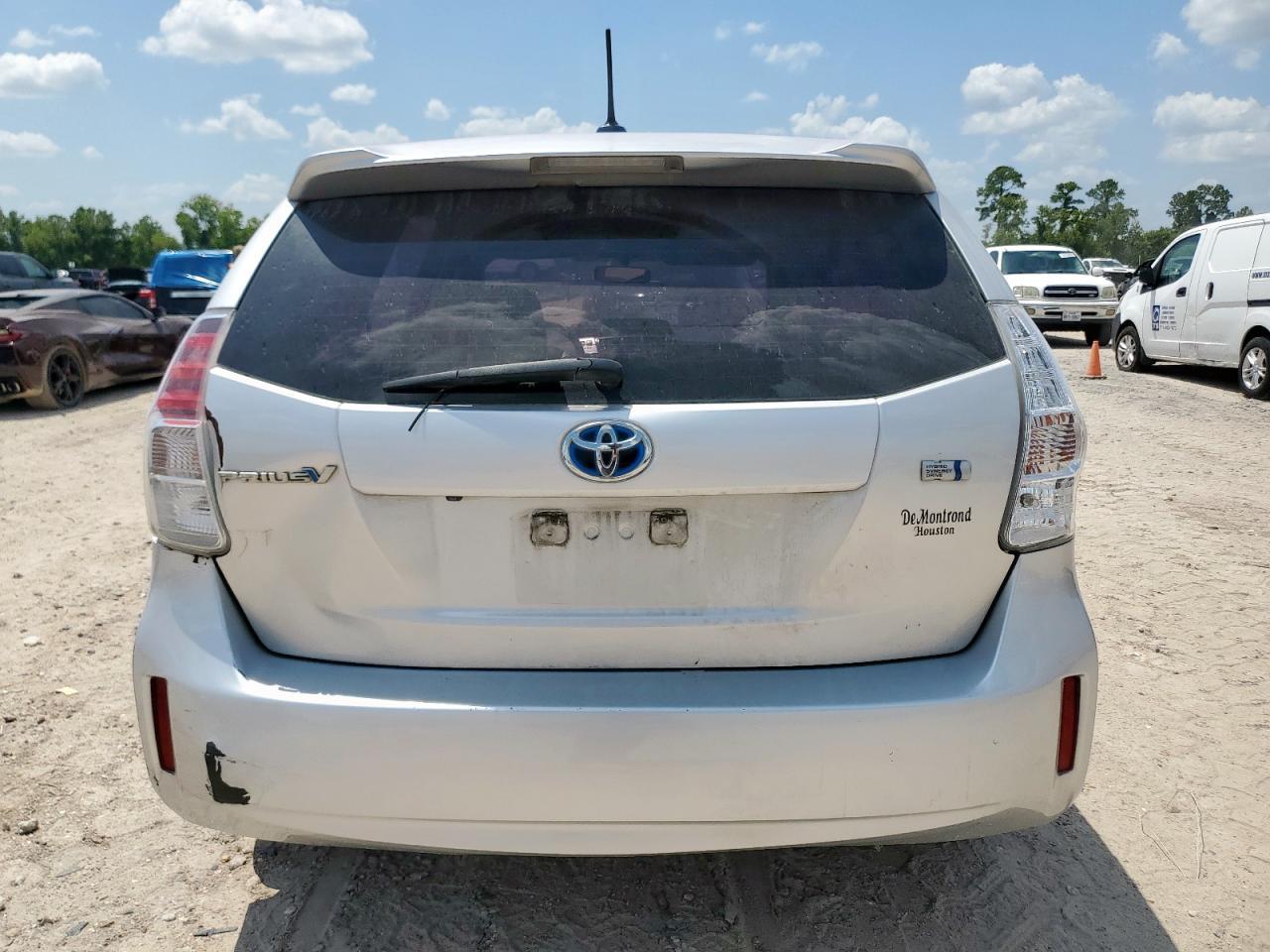 2014 Toyota Prius V - Image 6