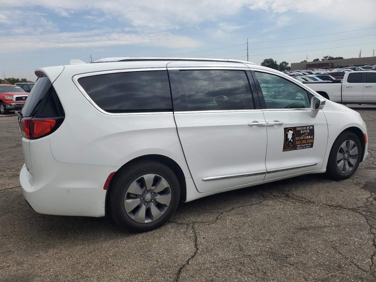 2020 Chrysler Pacifica Hybrid Limited - Image 3