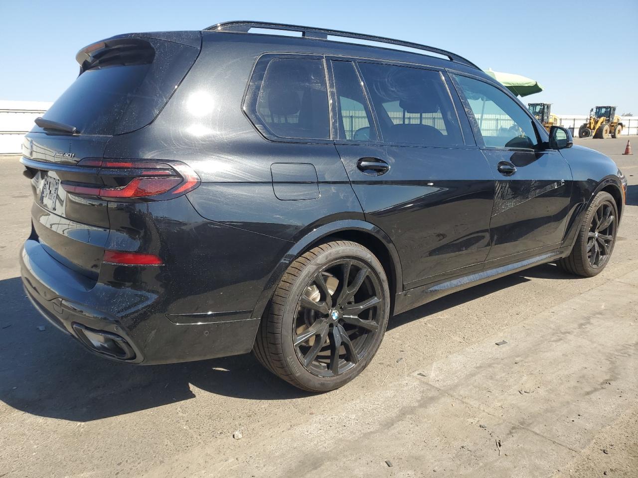 2025 BMW X7 xDrive40I - Image 3