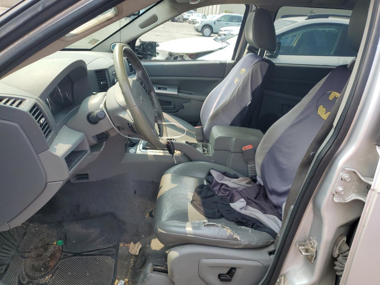 2007 Jeep Grand Cherokee Laredo - Image 7
