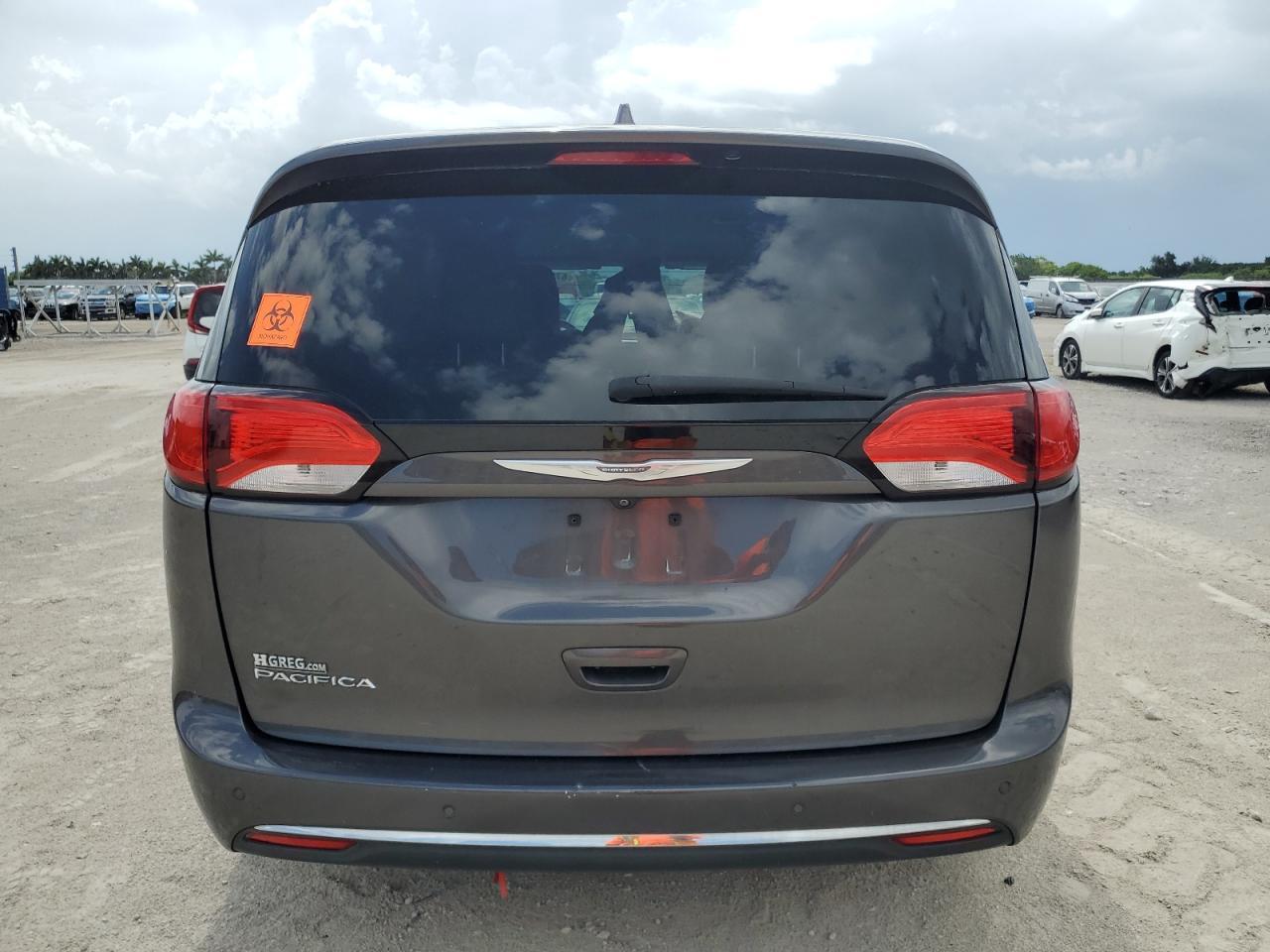 2017 Chrysler Pacifica Touring L Plus - Image 6