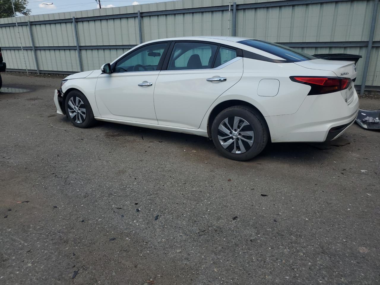 2021 Nissan Altima S - Фото 2