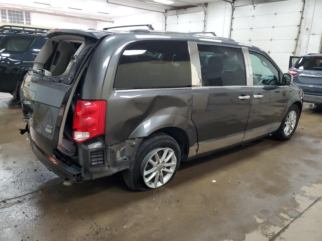 2019 Dodge Grand Caravan Sxt - Image 3