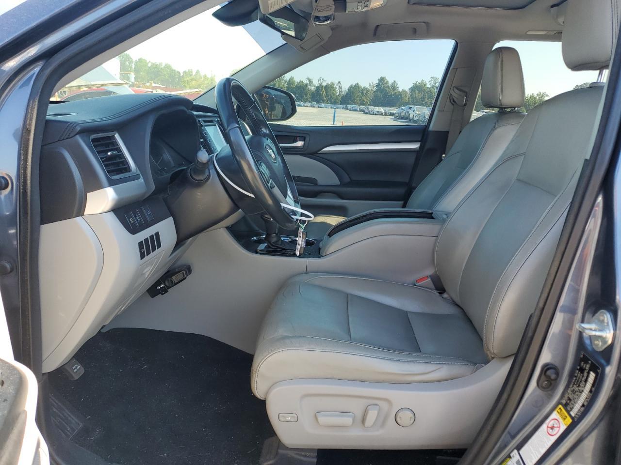 2017 Toyota Highlander Se - Image 7
