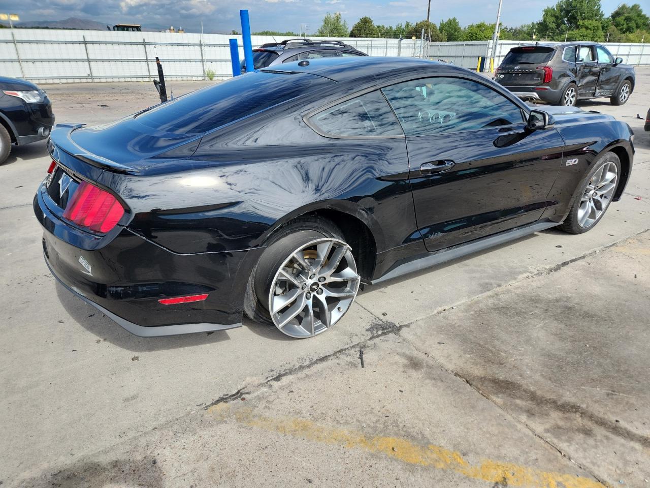 2015 Ford Mustang Gt - Фото 3