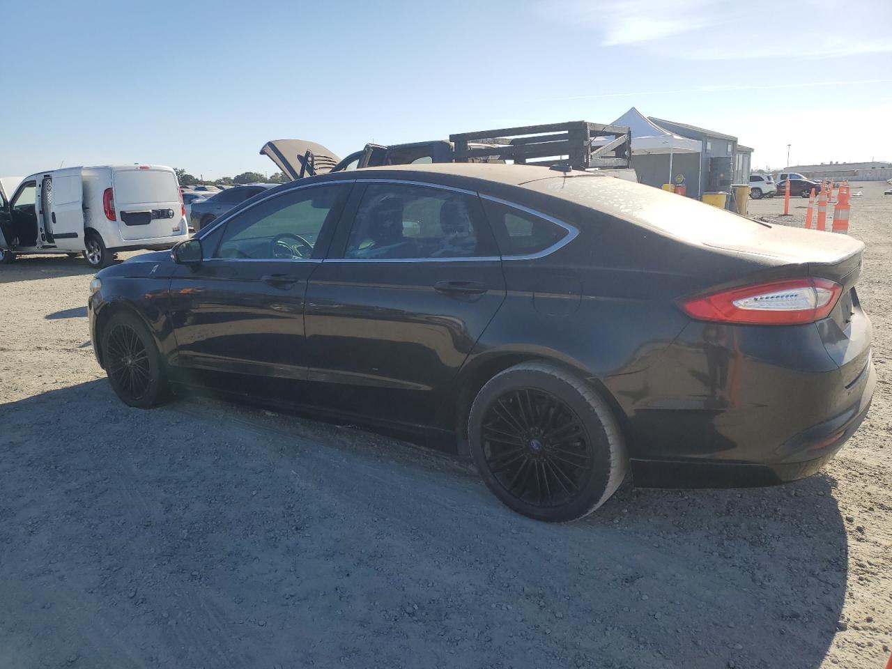 2014 Ford Fusion Se - Фото 2