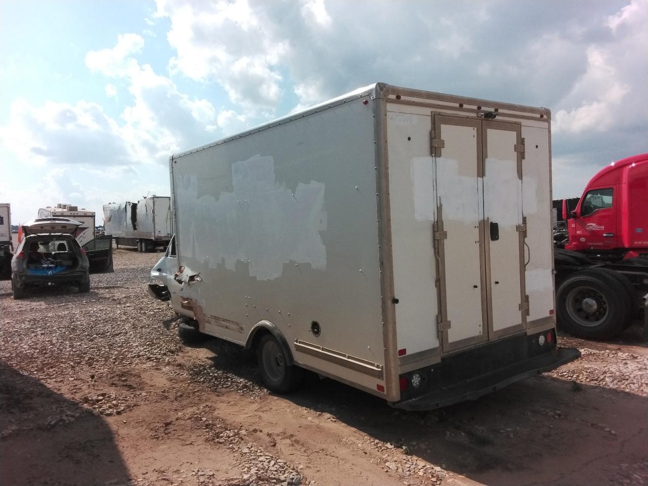 2020 GMC Savana Cutaway G3500 - Фото 2